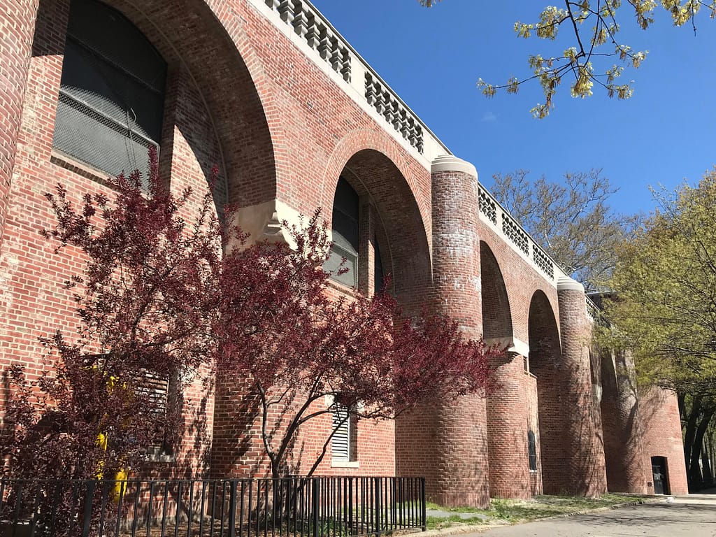 Image of the Jackie Robinson Recreational Center in the Bronx